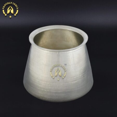 Eeya Chombu (TIN VESSEL)