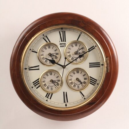 Vintage Style Wall Clock With 4 Embedded Small Clock